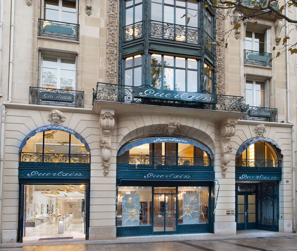 La maison Guerlain en los Campos Elíseos.