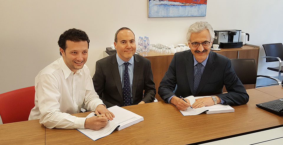 Firma P&G y Mibelle Group para la compra de la fábrica Ondal en Francia.