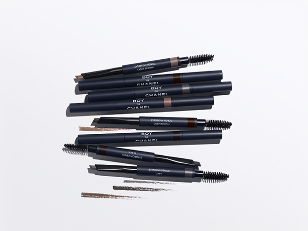 Lápiz de cejas masculino de la línea Boy de Chanel.
