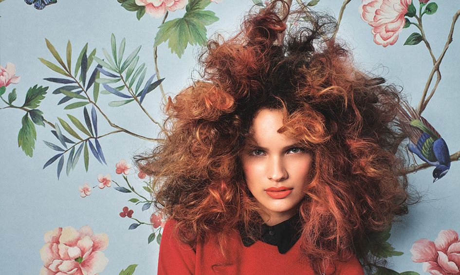 henkel spain beyond borders, modelo cabello rizado y alborotado