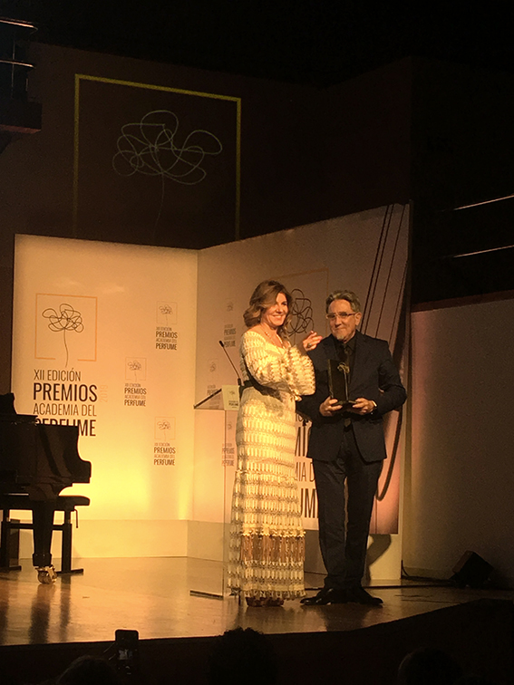 Premio Mejor Perfume de Autor para Café del Mar, de Ramón Monegal.