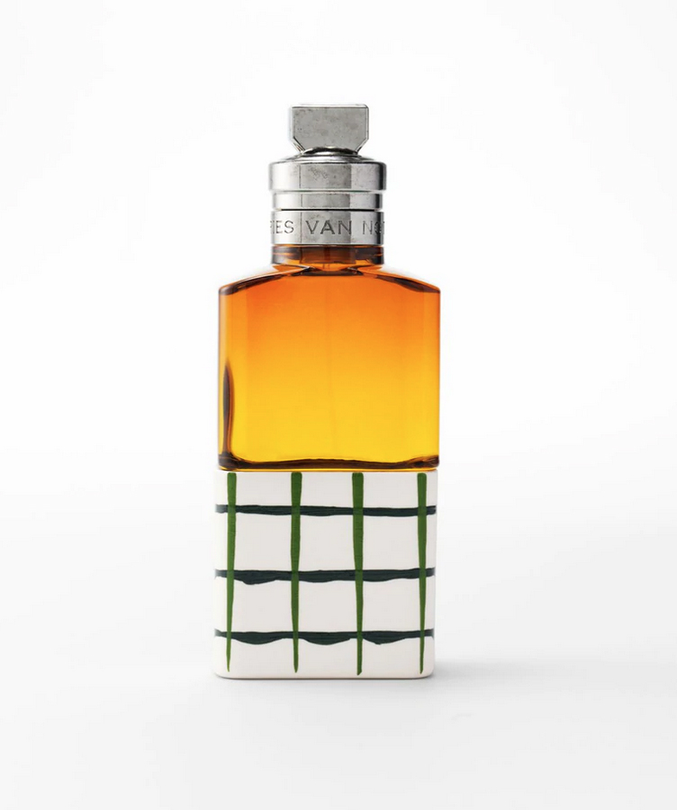 Dries Van Noten lanza colección de fragancias y de barras de labios de la mano de Puig