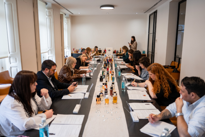 Premios Academia del Perfume 2026 nominados jurado distribución