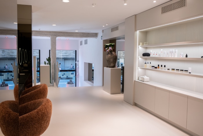 Fisence Barcelona 5th Essence Square